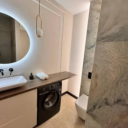 Sea & Sky Apartment! *